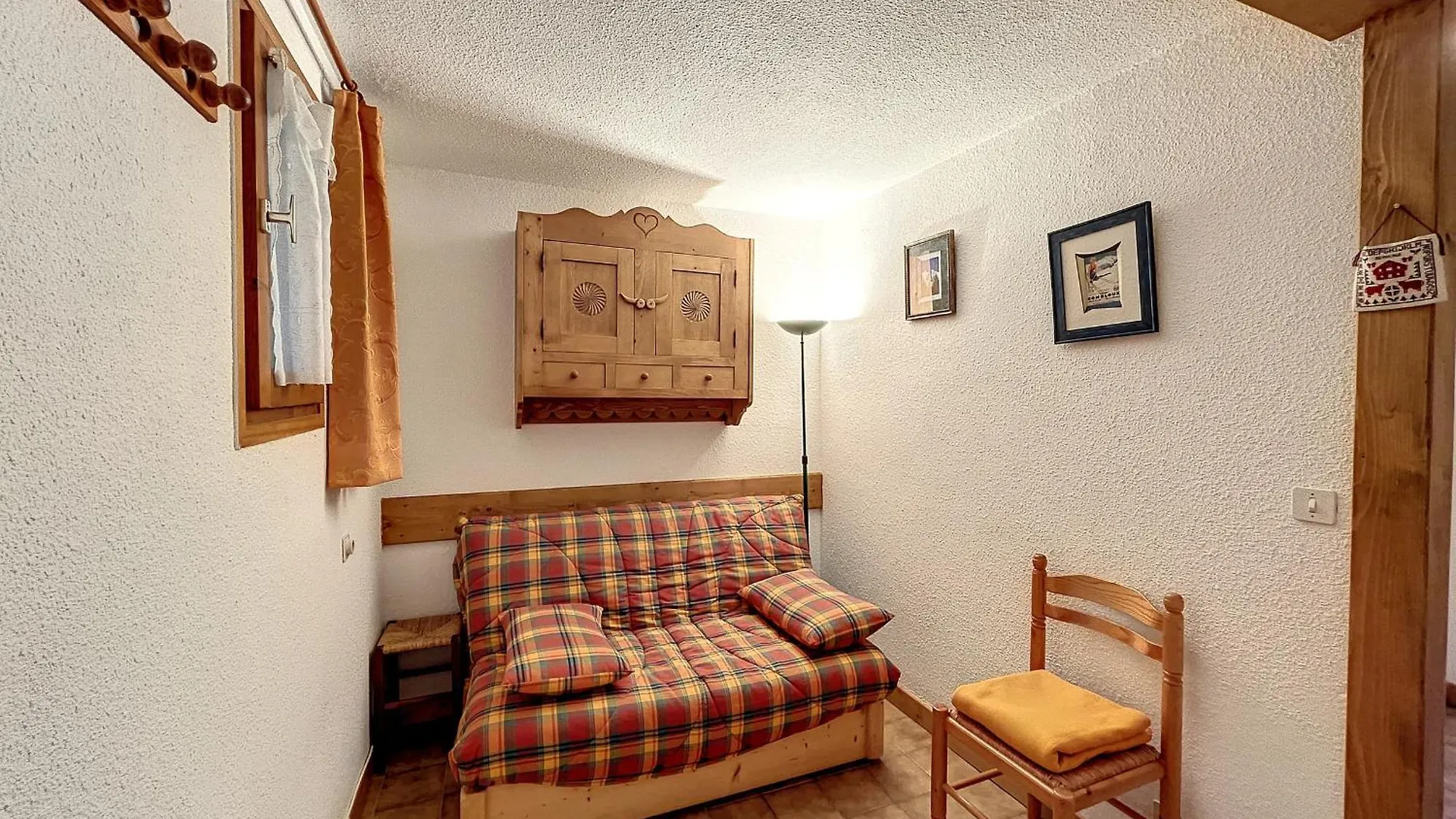 Studio Cabine Proche Centre Combloux, 4 Pers, Balcon, Parking - Fr-1-560-53 0*, Combloux